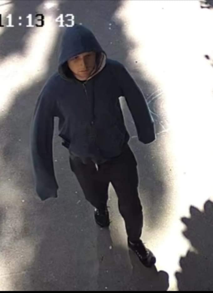 Бьет женщин по голове и срывает золото: в Киеве орудует опасный вор